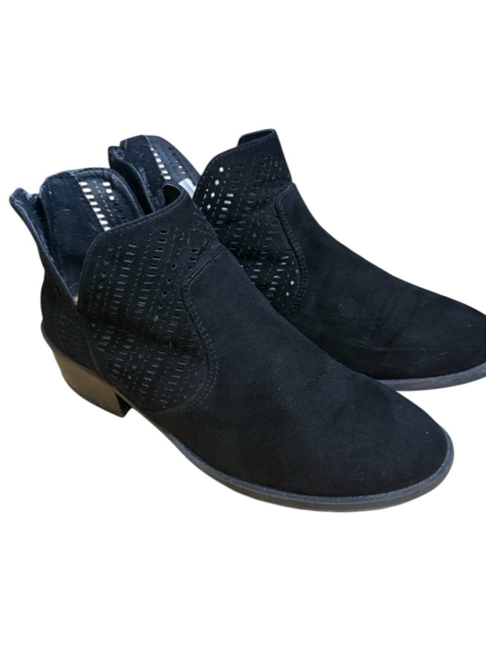 New Direction Women's Black Faux Suede Cutout Ankle Boots Size 7.5